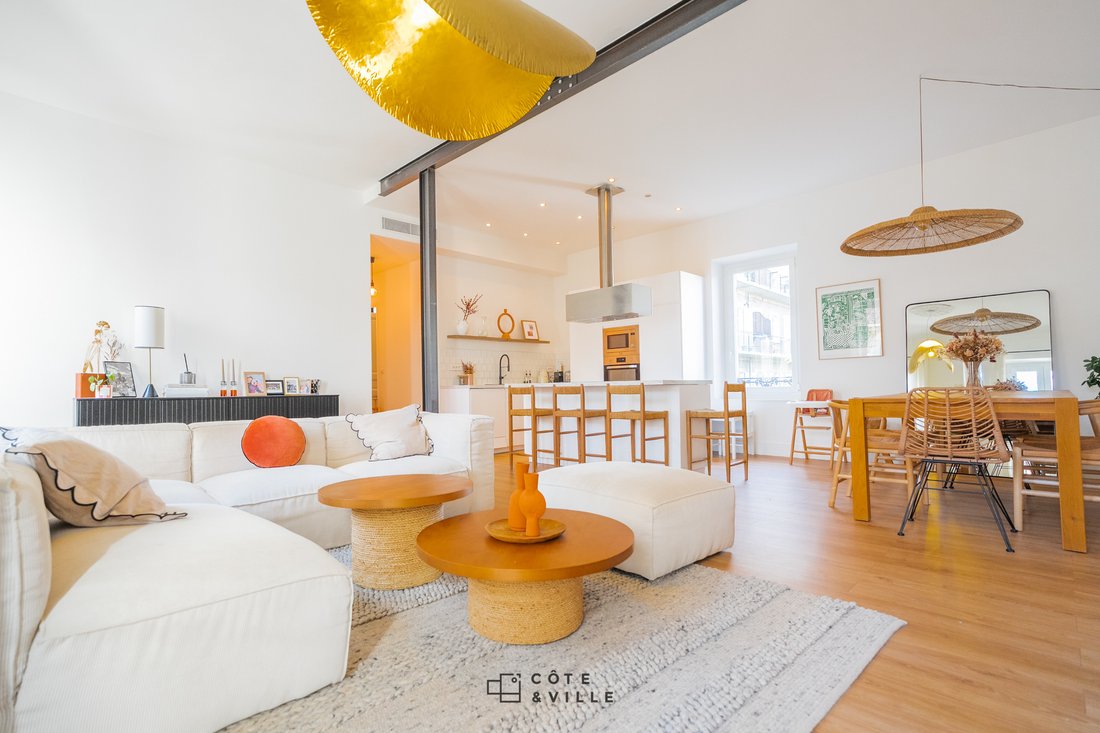 Apartment in Castellane, 6e Arrondissement, Marseille 2 - 17632474