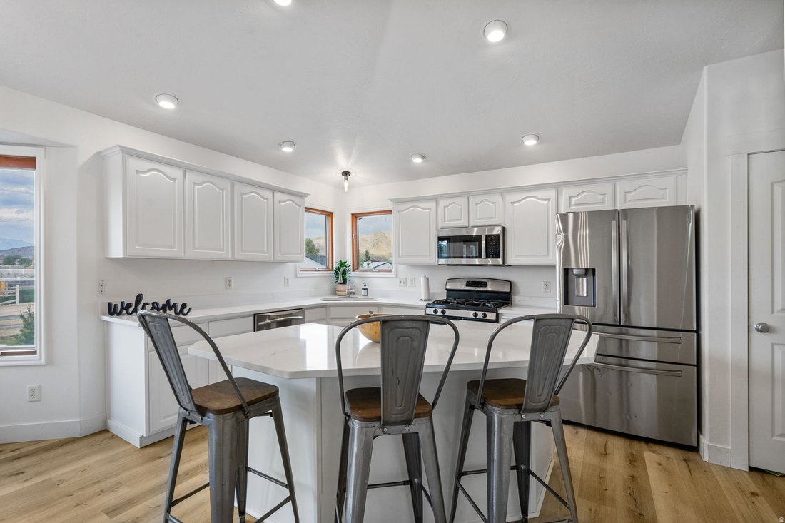 House in Eagle Mountain, Utah, United States 4 - 17631096