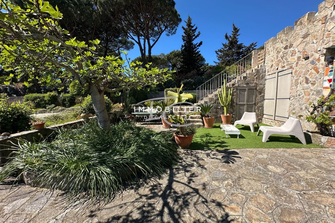 Villa in La Croix-Valmer, Provence-Alpes-Côte d'Azur, France 2 - 17629467