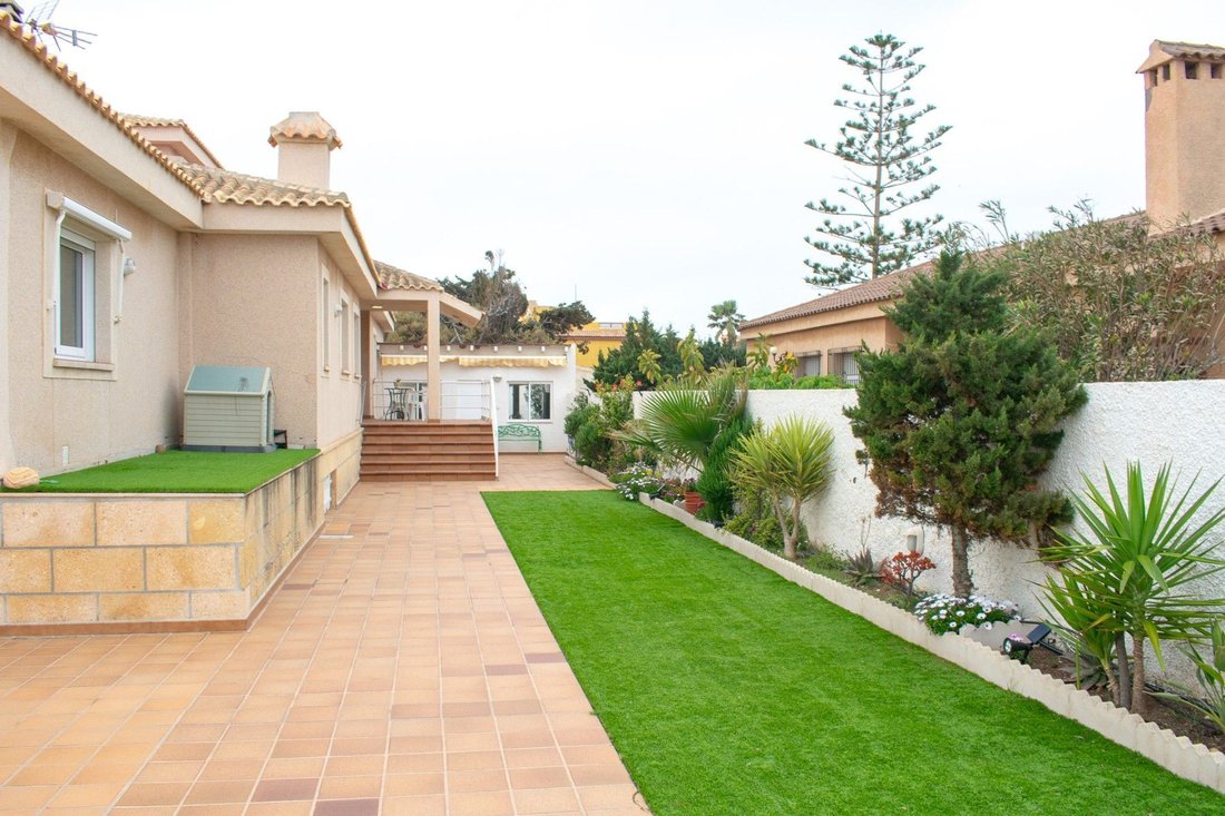 Villa in La Manga del Mar Menor, San Javier, Región de Murcia 3 - 17639421
