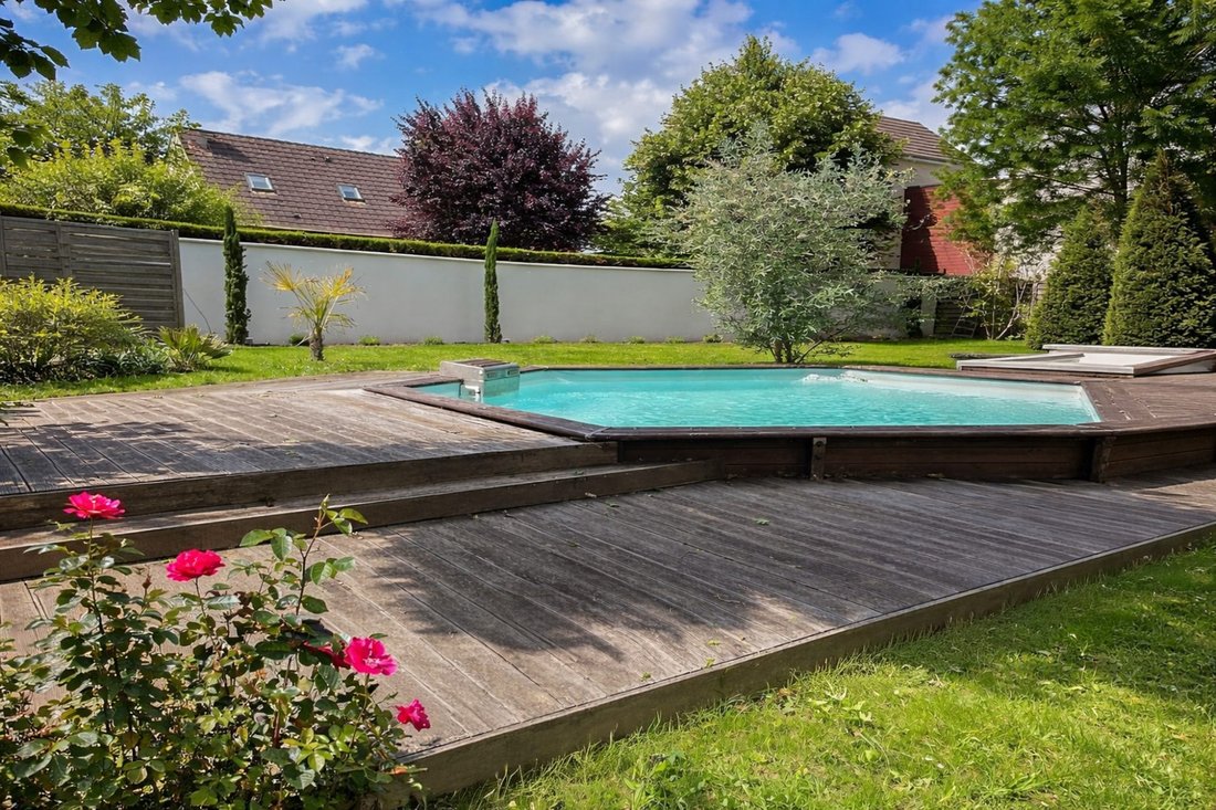 House in Longpont-sur-Orge, Ile-de-France, France 2 - 17632052