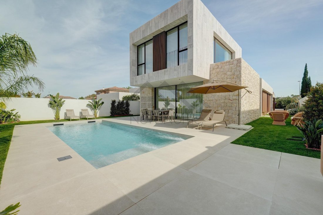 Villa in l'Eliana, Valencian Community, Spain 1 - 17630912