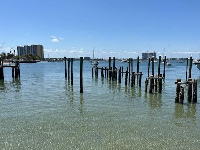 Land in Riviera Beach, Florida, United States 4 - 17635368