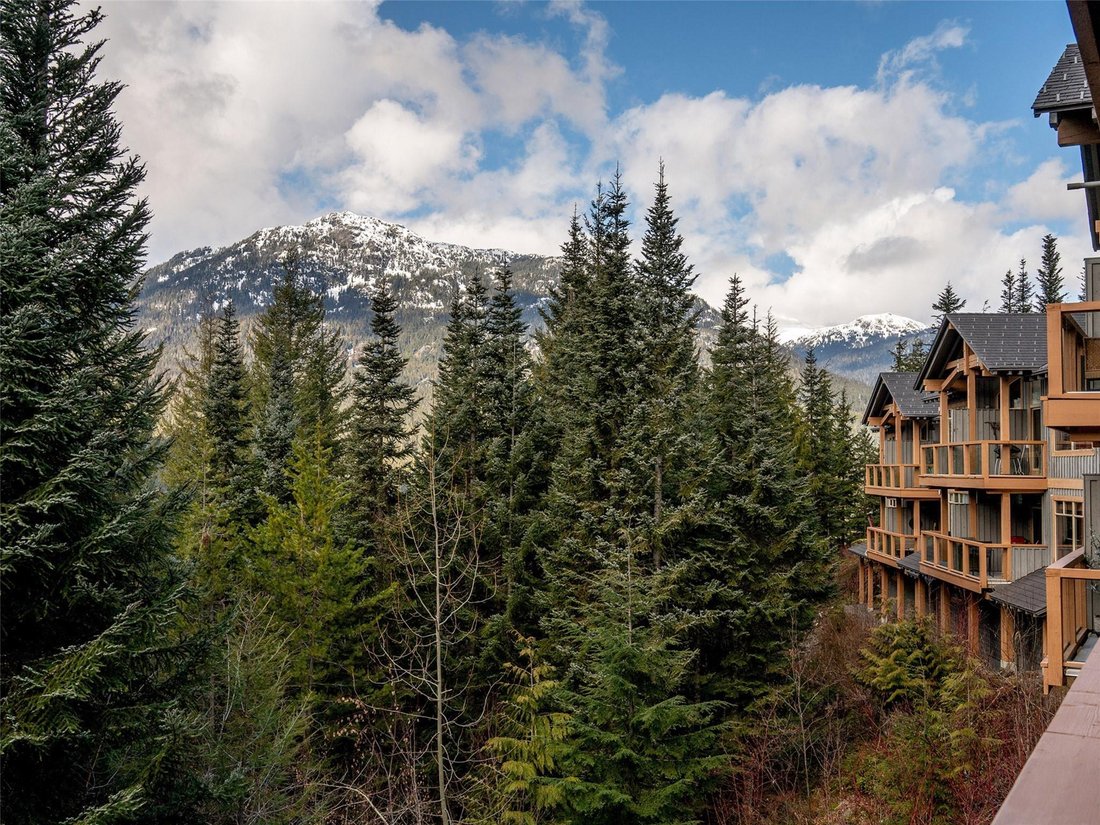 Whistler, British Columbia, Canada 1 - 17635952
