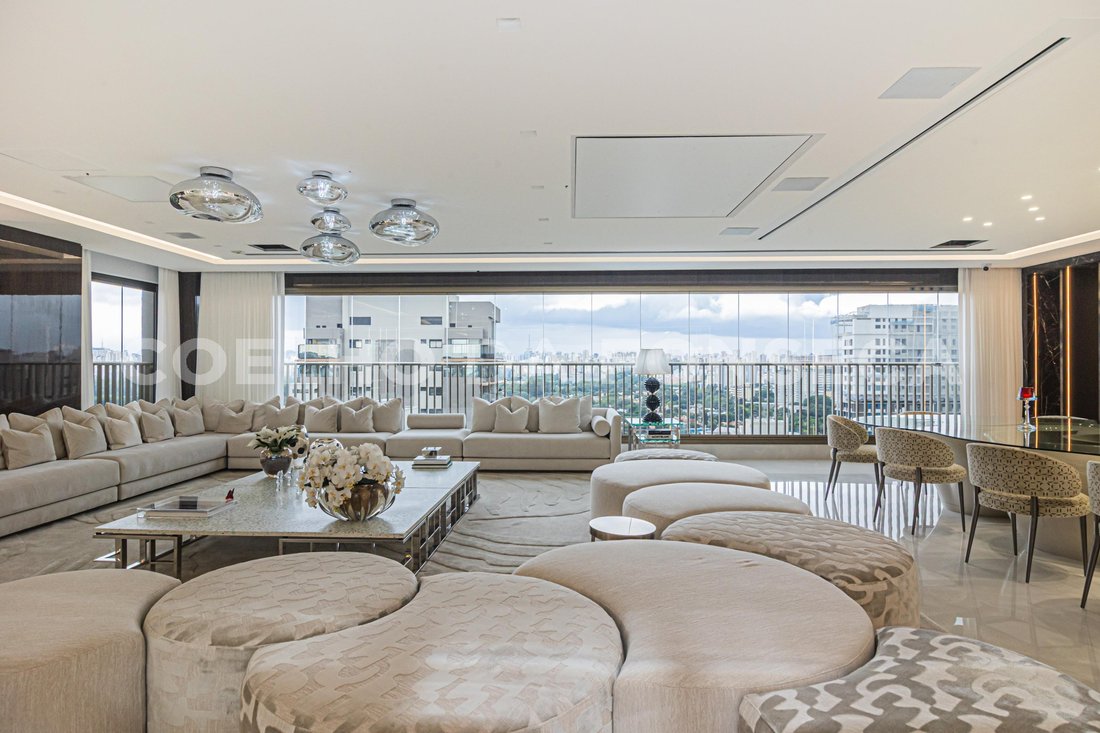 Condo in São Paulo, State of São Paulo, Brazil 1 - 17637082