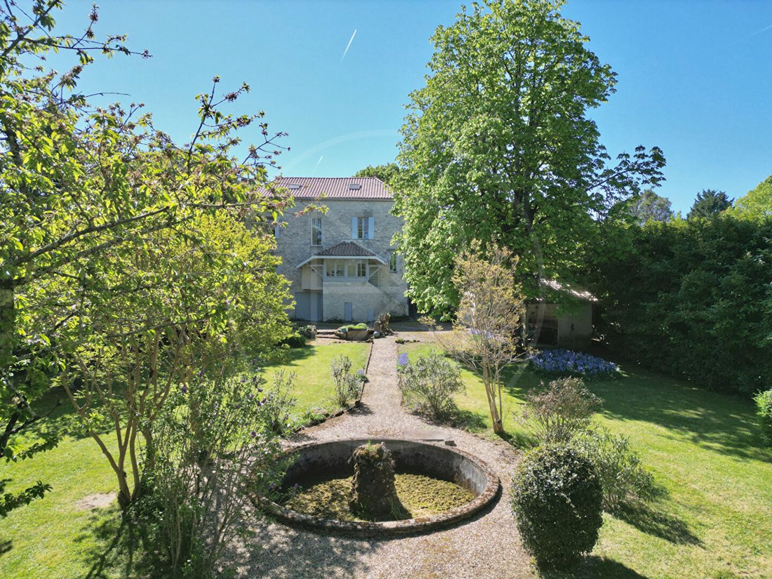 Villa in Vélines, Nouvelle-Aquitaine, France 2 - 17632345