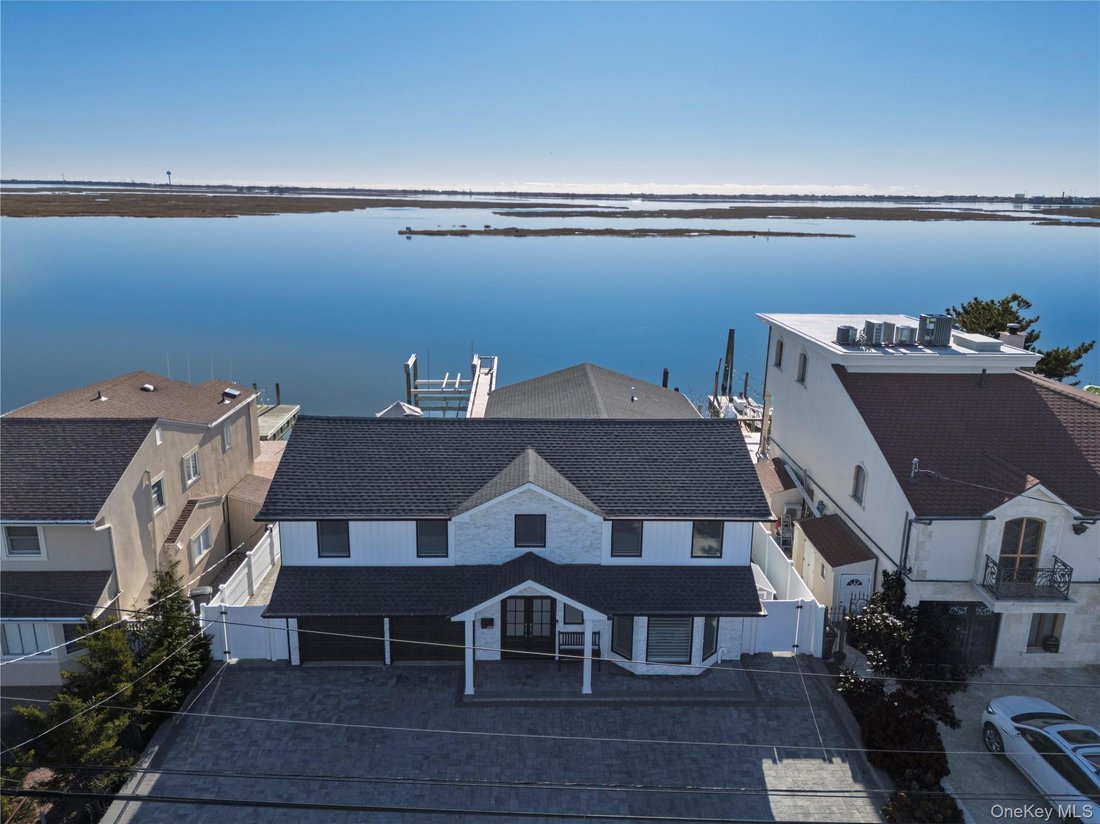 House in Oceanside, New York, United States 2 - 17629403