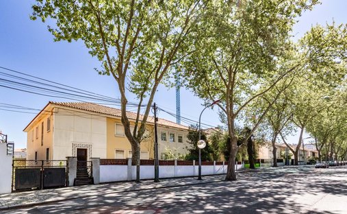 Villa in Benfica, Lisbon, Portugal 1