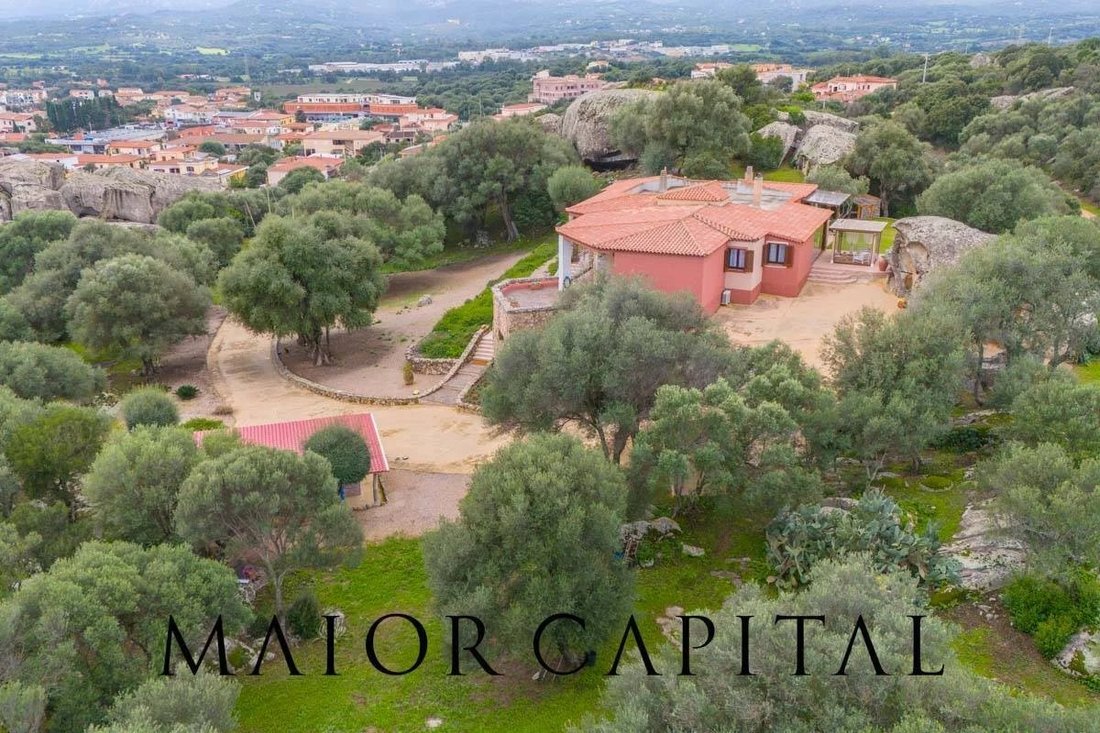 House in Area Arzachena Paese, Arzachena, Sardinia 4 - 17638255