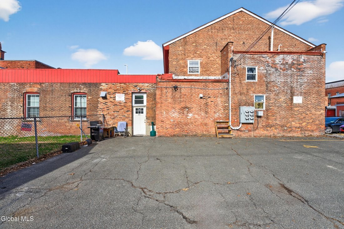 Amsterdam, New York, United States 3 - 17627626