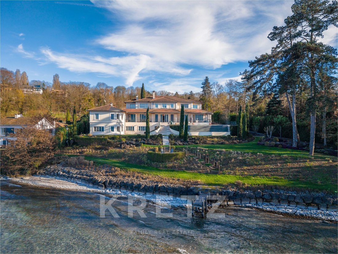 Estate in Chens-sur-Léman, Auvergne-Rhône-Alpes, France 1 - 17629674