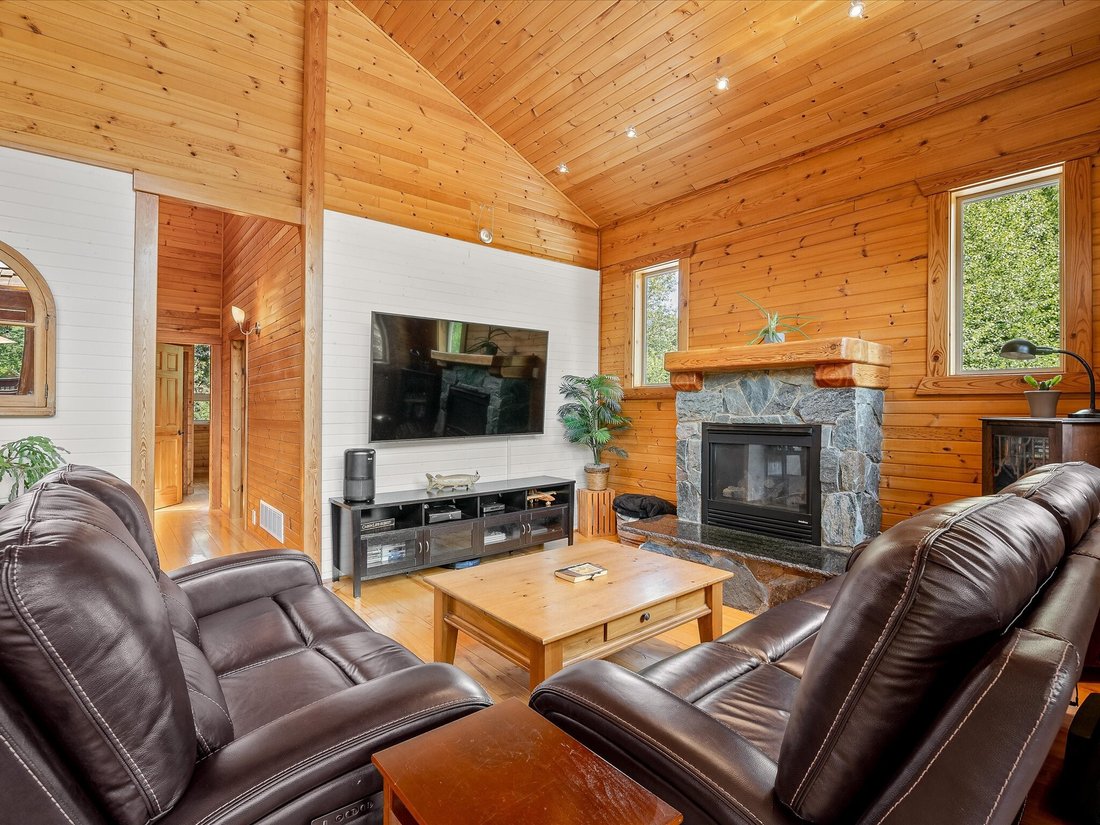 House in Pemberton, British Columbia, Canada 4 - 17635903