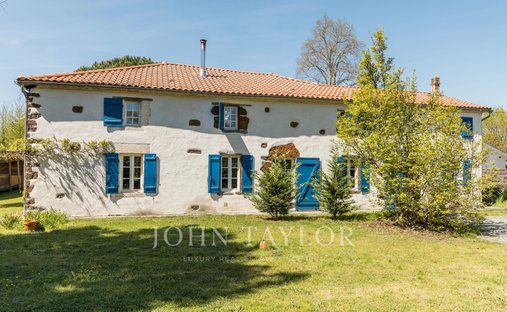 House in Moustey, Nouvelle-Aquitaine, France 1