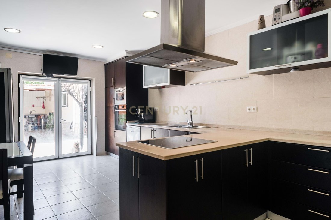 Villa in Loures, Lisbon, Portugal 3 - 16529765