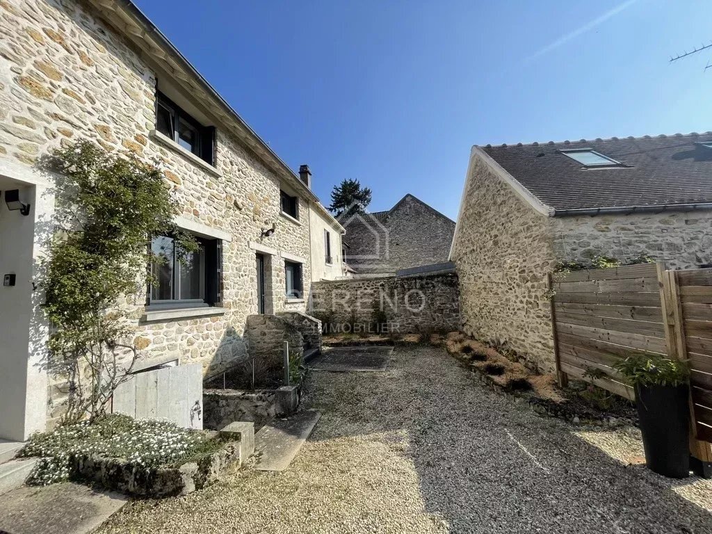 Lardy, Ile-de-France, France 2 - 17629656