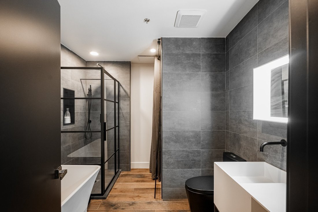 Condo in Montréal, Quebec, Canada 3 - 17637850