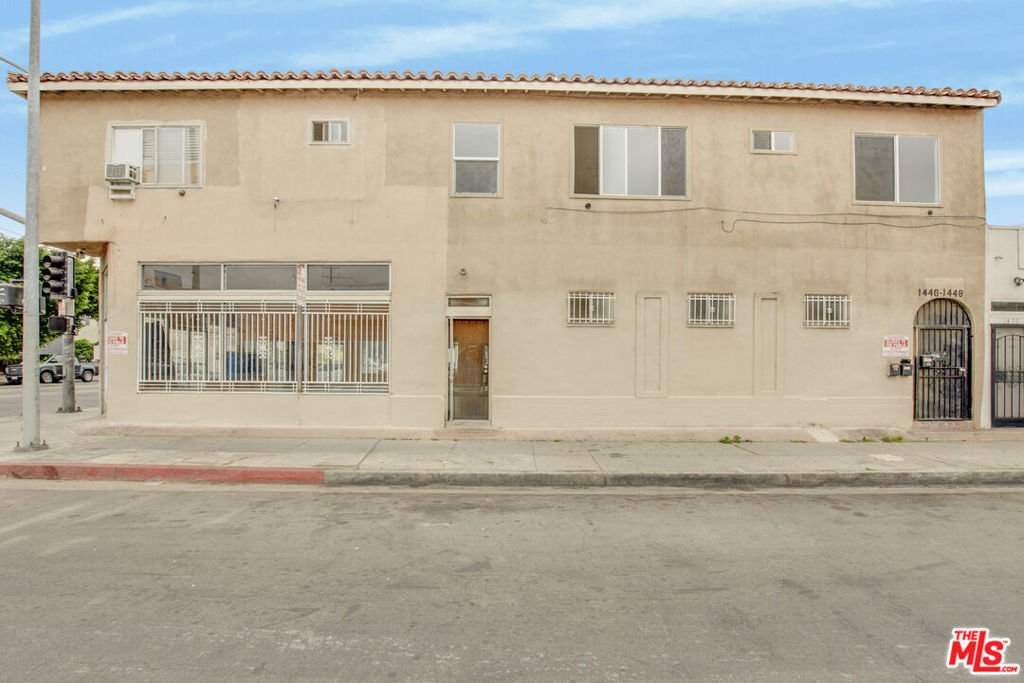 Los Angeles, California, United States 4 - 17630941