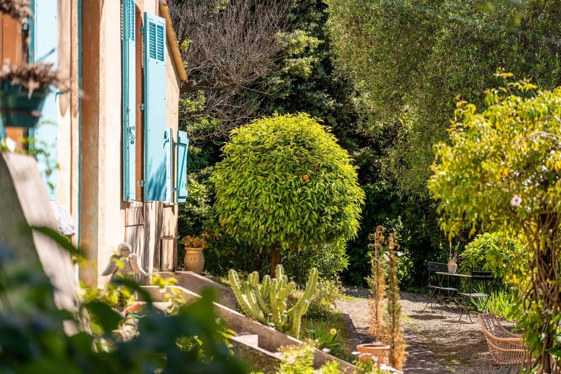 Villa in Grasse, Provence-Alpes-Côte d'Azur, France 2 - 15692896