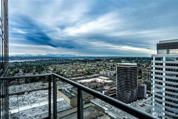 Condo in Bellevue, Washington, United States 3 - 17641560