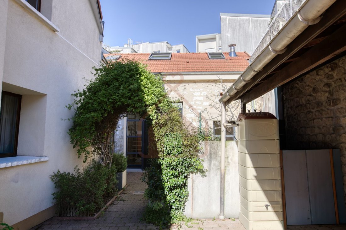 House in Villejuif, Ile-de-France, France 3 - 17635093