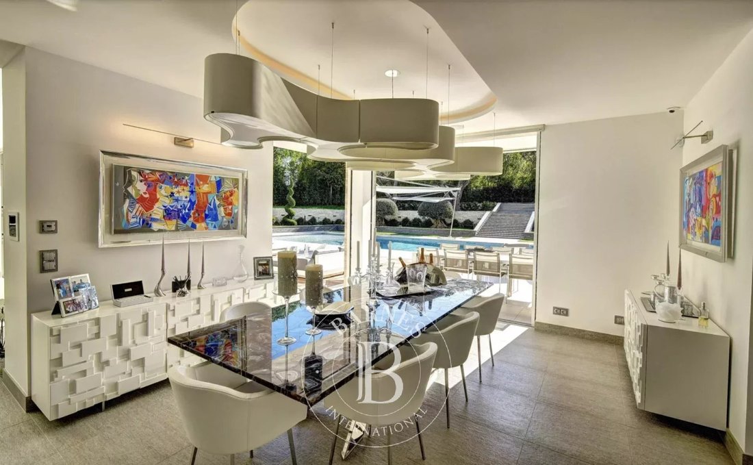 Villa in Antibes, Provence-Alpes-Côte d'Azur, France 5 - 17629059