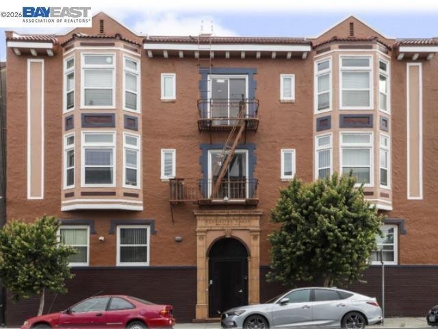 Oakland, California, United States 1 - 17631640