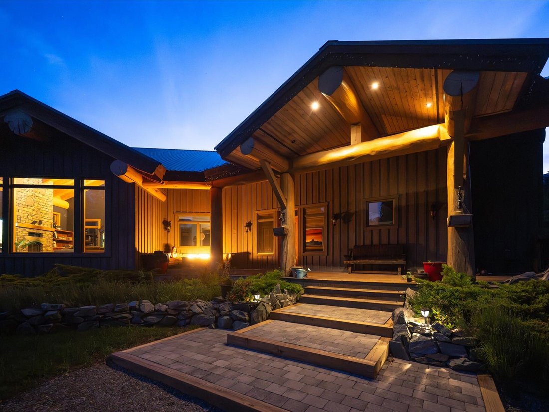 House in Owl Creek, British Columbia, Canada 5 - 17635551