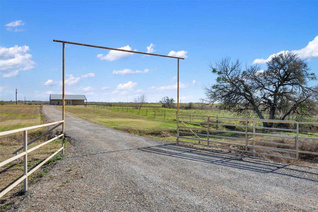 House in Elgin, Texas, United States 5 - 17631839