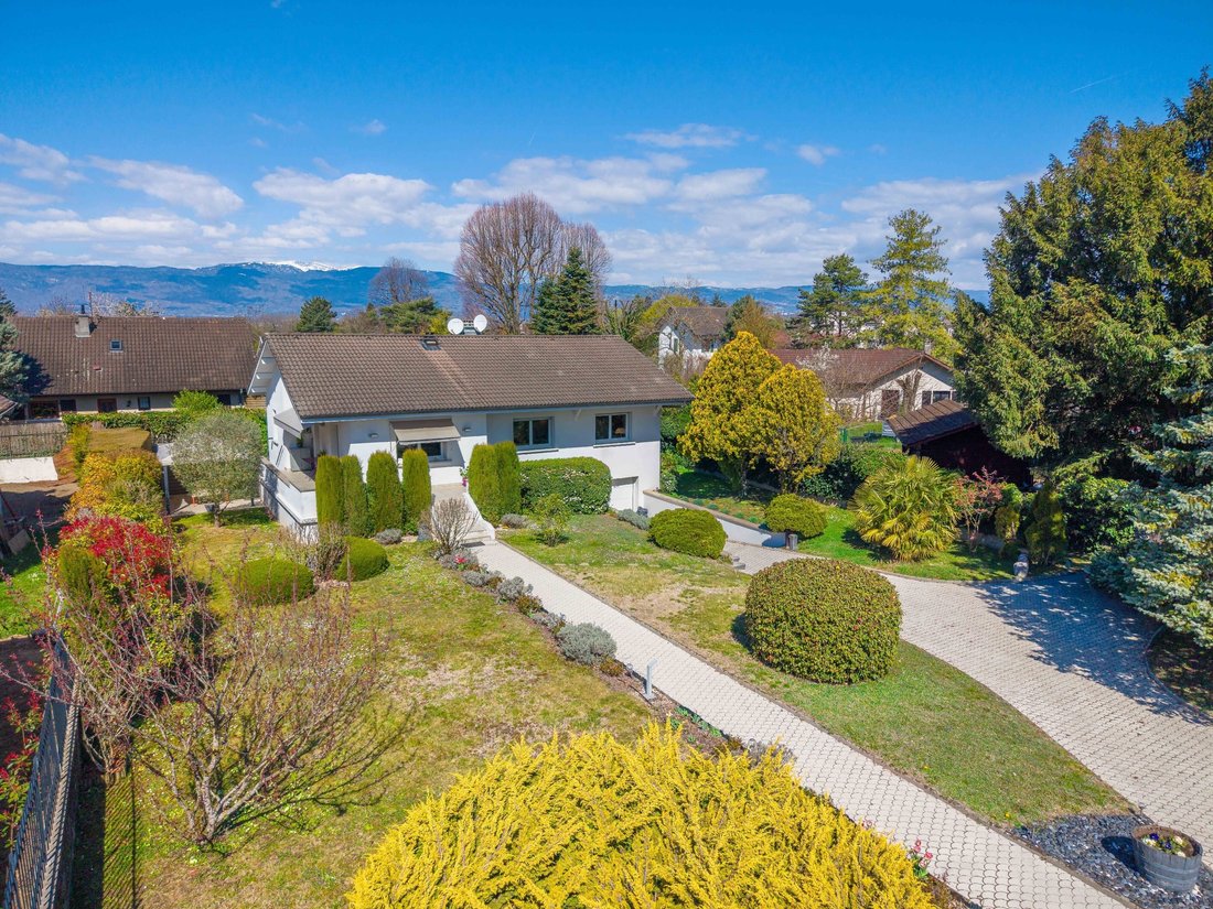 House in Chens-sur-Léman, Auvergne-Rhône-Alpes, France 2 - 17633718