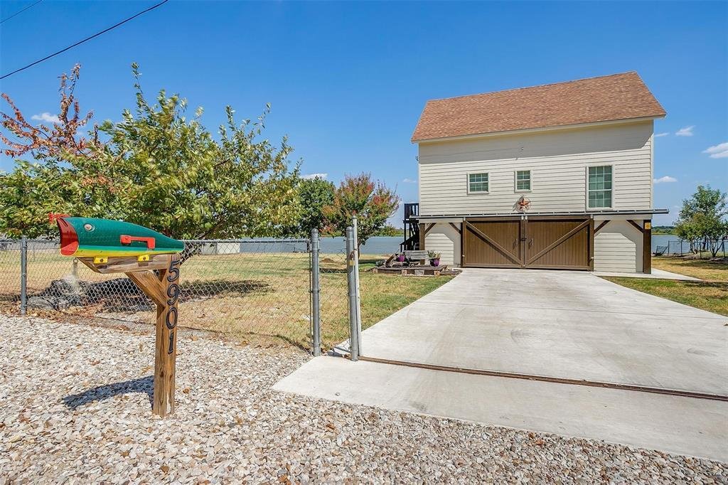 House in Granbury, Texas, United States 1 - 17633004