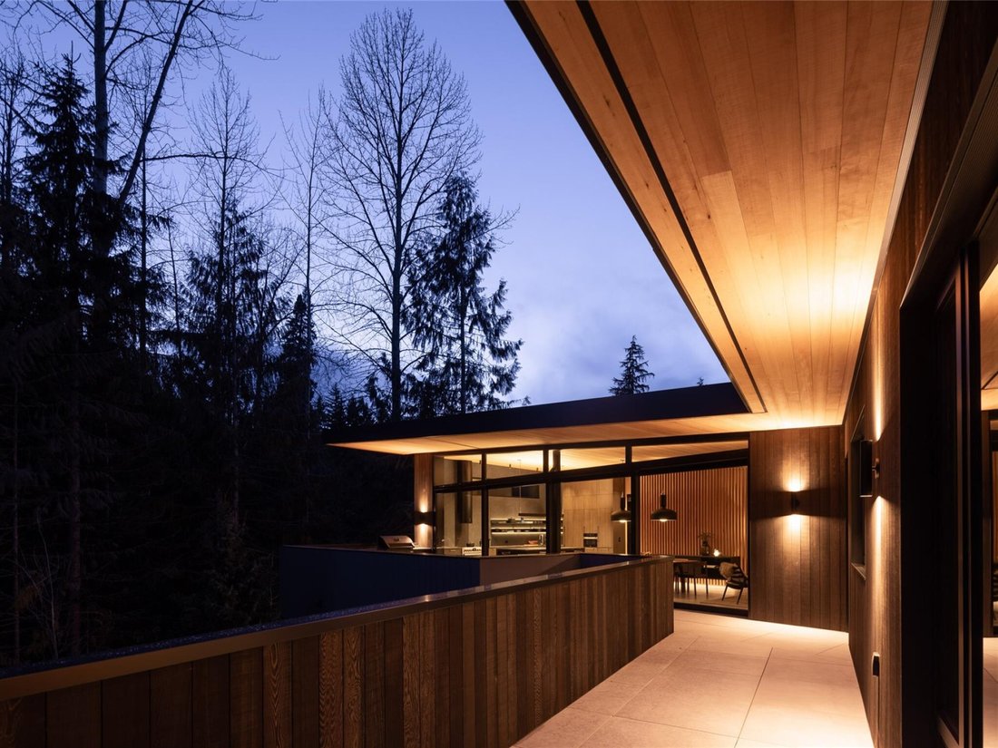 House in Whistler, British Columbia, Canada 3 - 17635810
