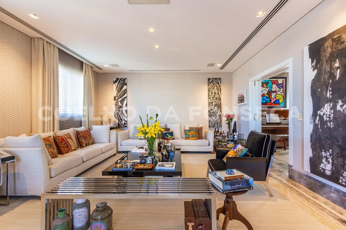 Condo in São Paulo, State of São Paulo, Brazil 2 - 17637270