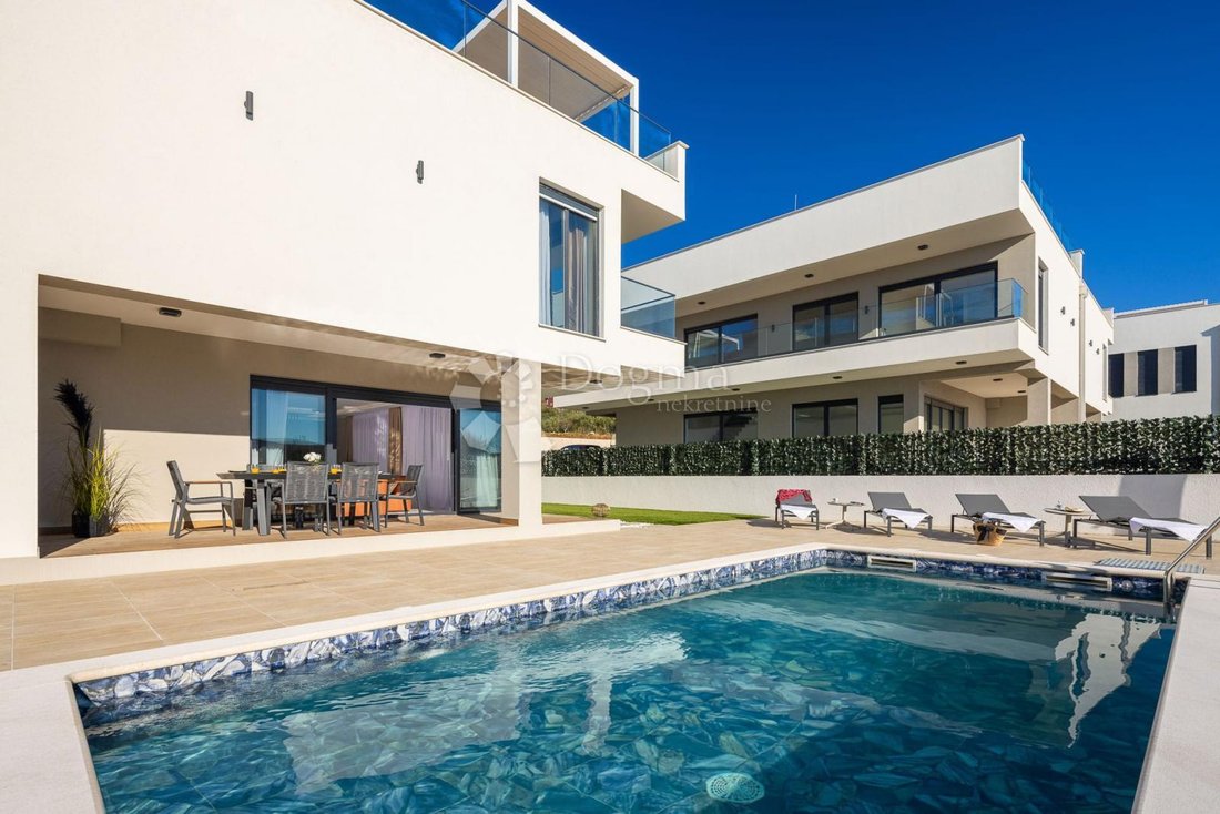 House in Kastel Sucurac, Split-Dalmatia County, Croatia 1 - 17633524