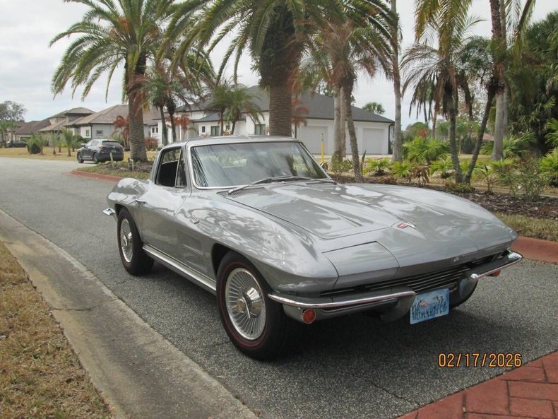 Coupe in Glendale, United States 1 - 17638978