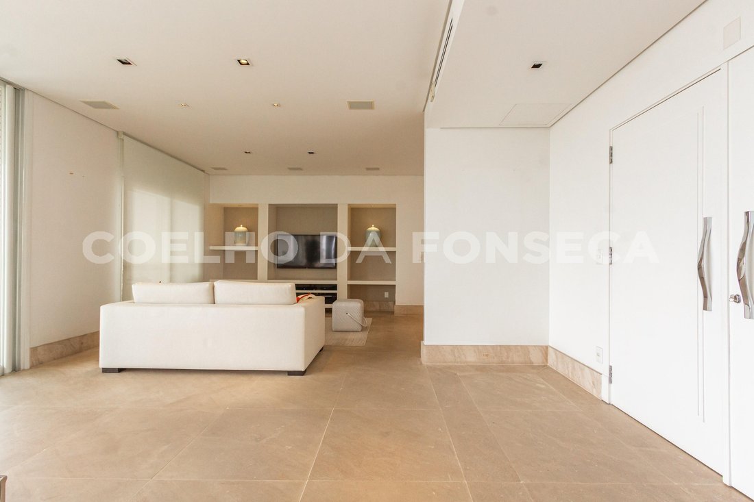 Condo in Jardim São Luís, State of São Paulo, Brazil 4 - 17636741