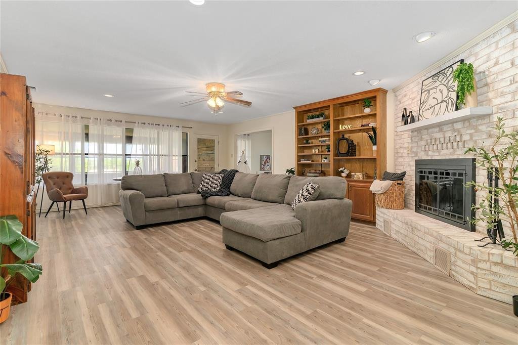 House in Granbury, Texas, United States 3 - 17633095