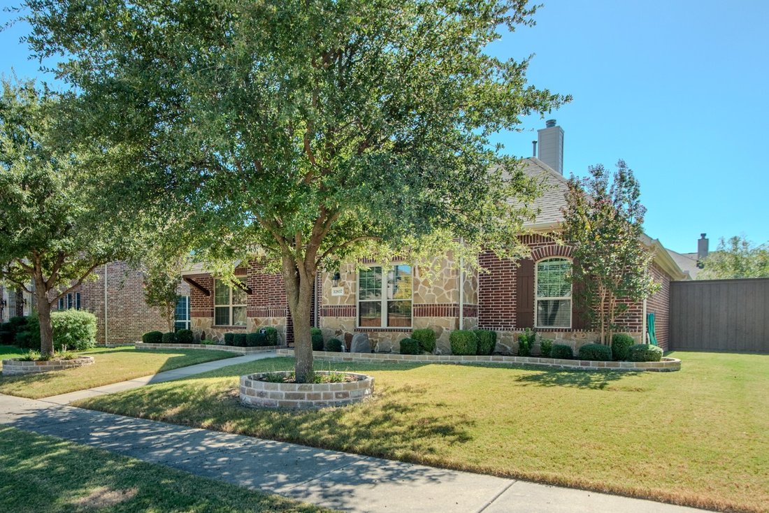 House in Frisco, Texas, United States 3 - 17628526