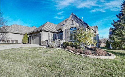 House in Overland Park, Kansas, United States 1