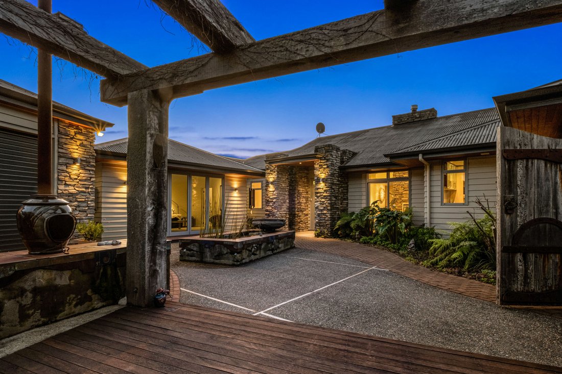 House in Todds Valley, Nelson, New Zealand 2 - 17636198
