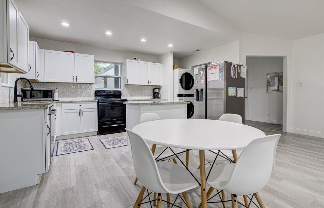 Townhouse in The Hills, Texas, United States 4 - 17638134