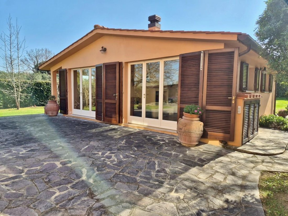 Villa in Crespina, Tuscany, Italy 4 - 17631179