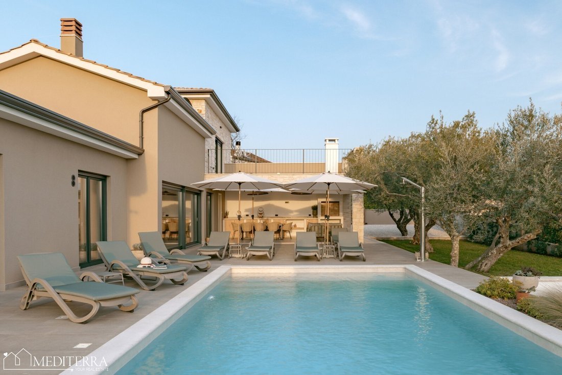 Villa in Valentici, Istria County, Croatia 2 - 17631111