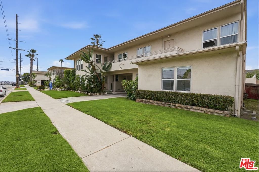 Los Angeles, California, United States 4 - 17630909