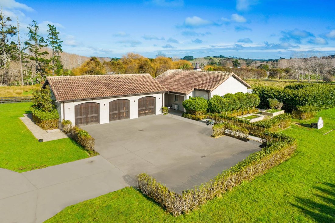 House in Dairy Flat, Auckland, New Zealand 4 - 13568168