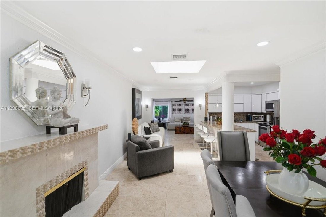 House in Miami, Florida, United States 5 - 17631034