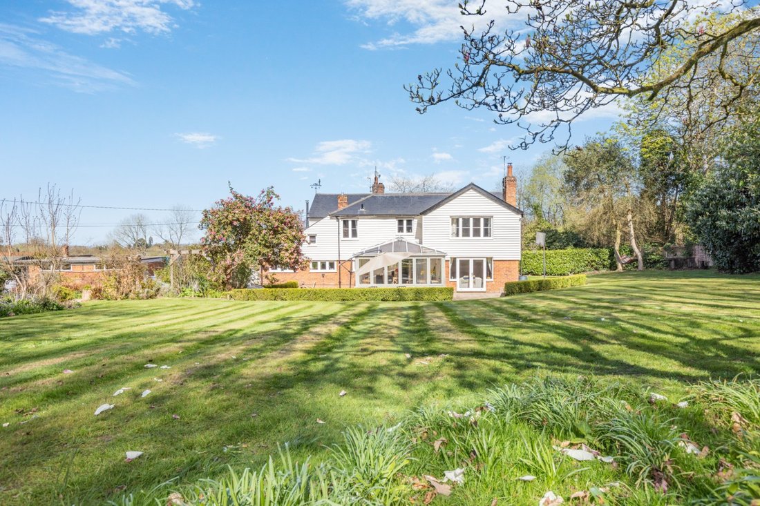 House in Perry Wood, England 2 - 17628075