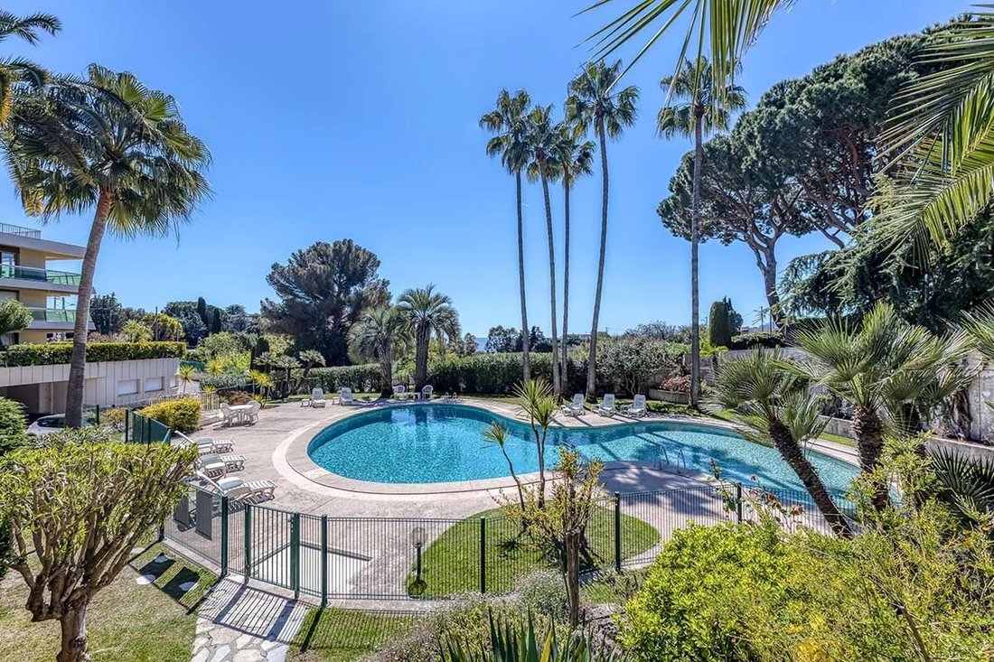 Apartment in Cannes, Provence-Alpes-Côte d'Azur, France 1 - 17629605