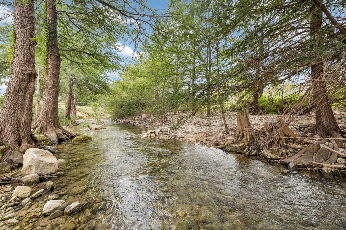 Farm Ranch in Medina, Texas, United States 3 - 17636420