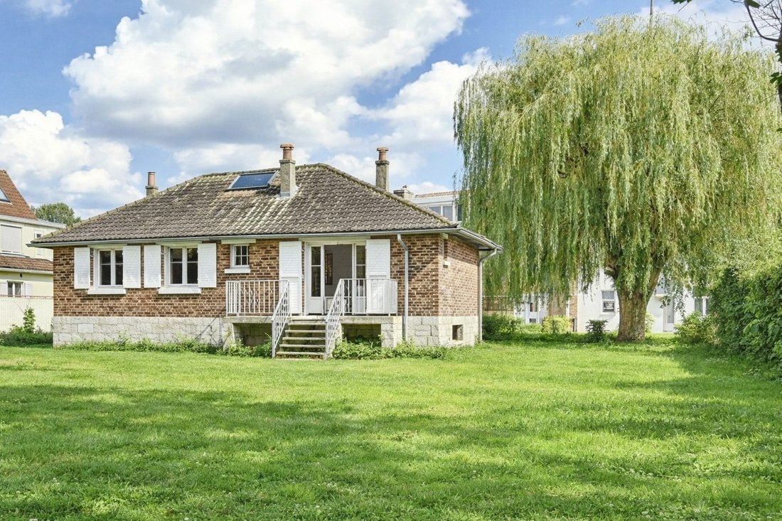 House in Villeneuve-d'Ascq, Hauts-de-France, France 1 - 17635076