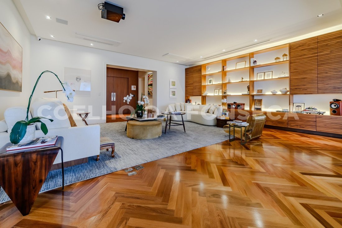 Condo in São Paulo, State of São Paulo, Brazil 1 - 17639258